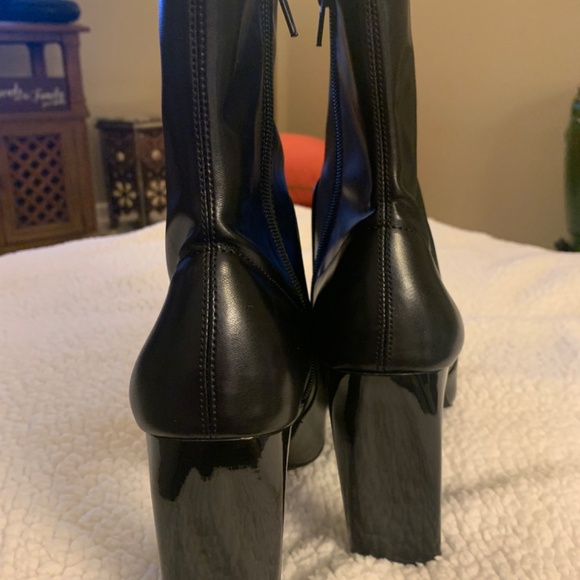 Bootied - Picture 4 of 4